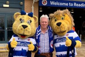 James Sunderland with Reading FC mascots Kingsley and Queensley
